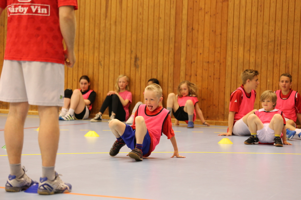 Dags för handbollsskolan för pojkar och flickor 2006