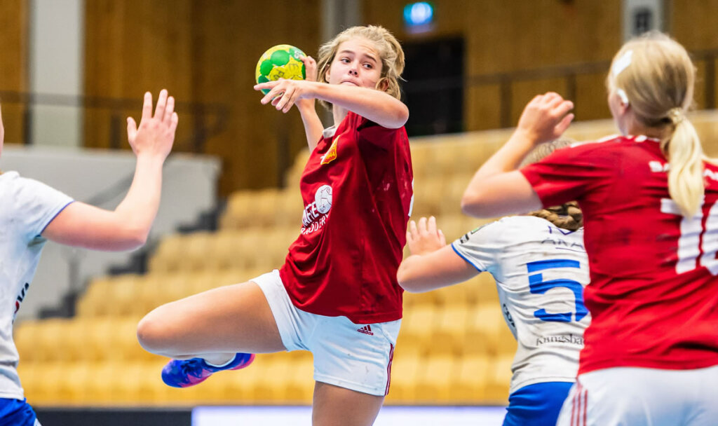 Försäsongen full med cuper
