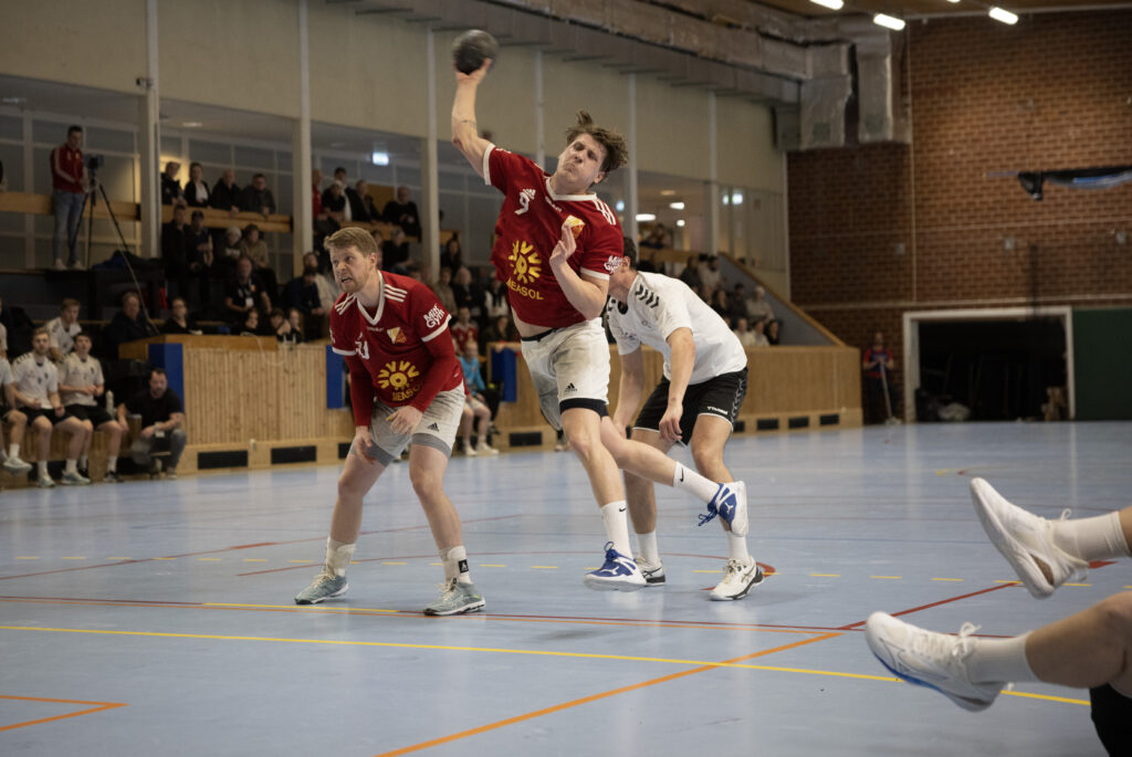 Herrarna förlorade två viktiga poäng på bortaplan