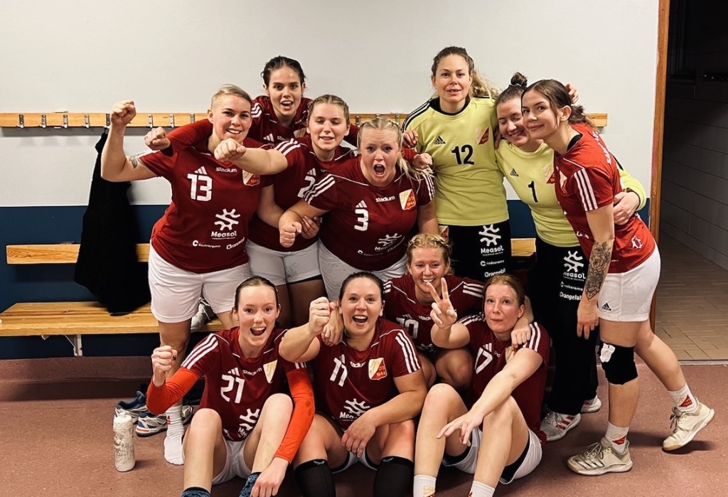 Två poäng till Damer A efter målrik match mot Skogås/Länna