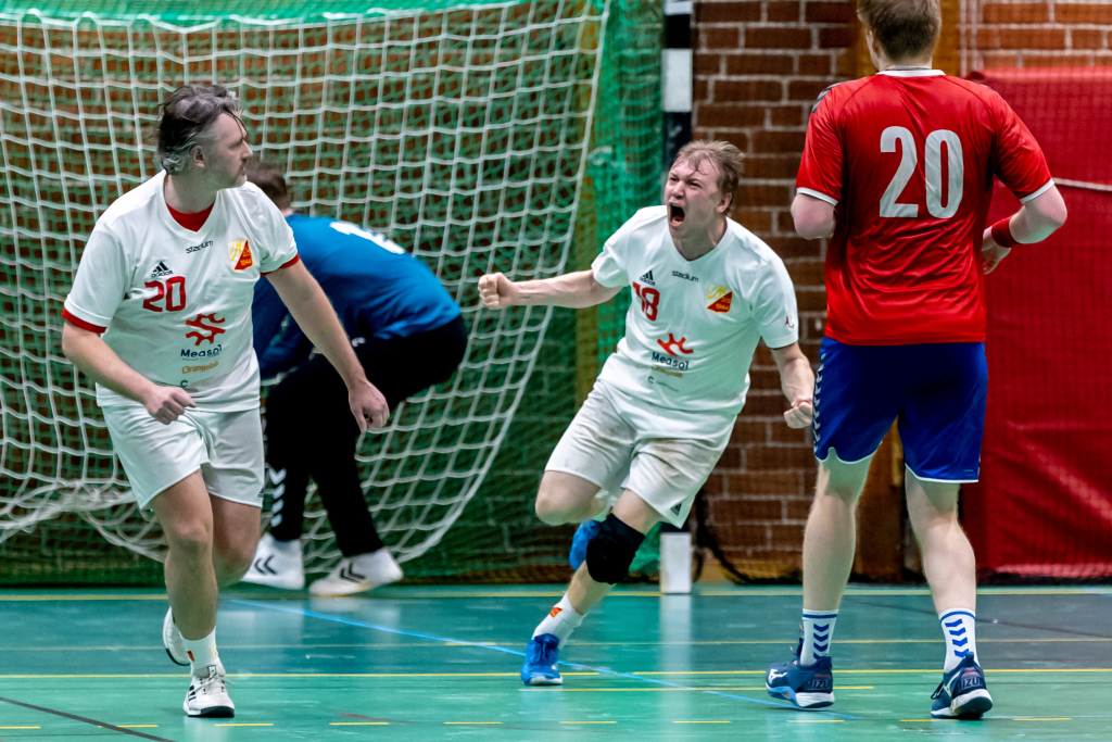 Vinst över Täby borta när herrarna tog revansch