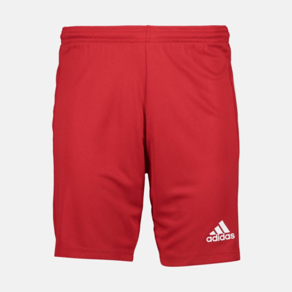 Röda shorts i shoppen