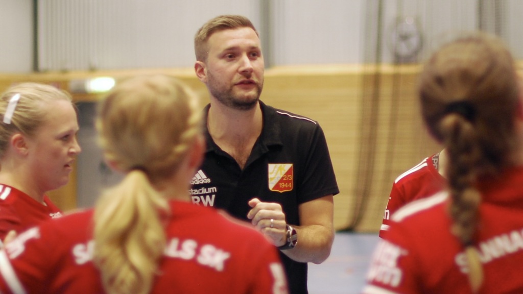 Rickard slutar i damlaget och fokuserar på damjunior