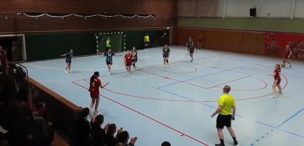 Damerna avslutade året med förlust mot Djurgården
