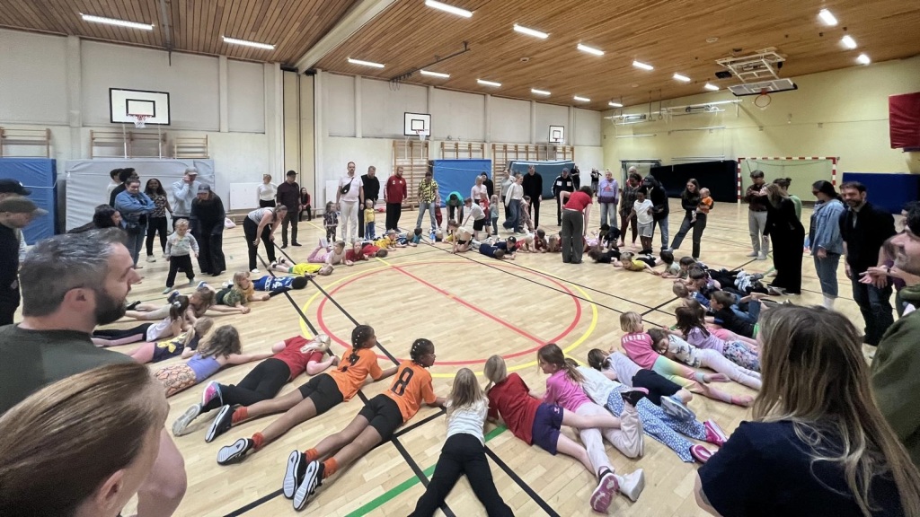 Fullt ös på handbollskolans avslutning på vårterminen