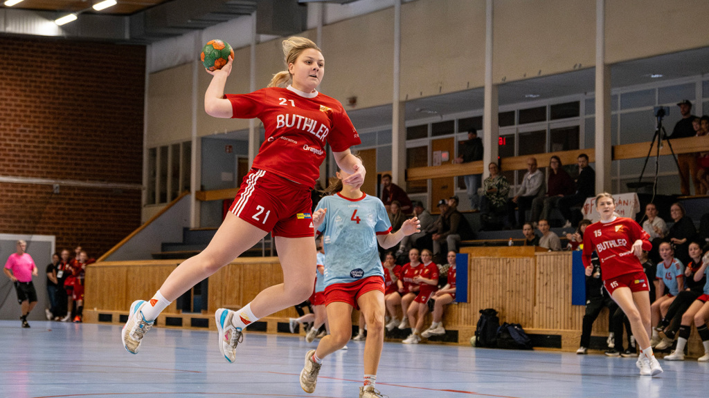 Stark första halvlek räckte till poäng för damerna